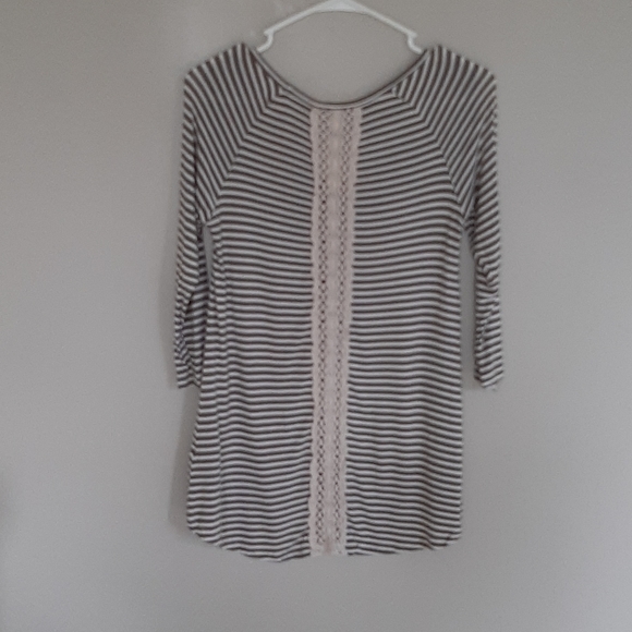 Top - Picture 2 of 3